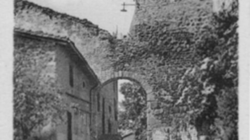 Porte du château et remparts